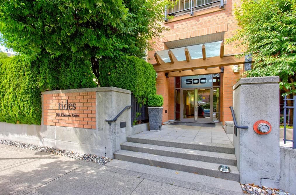 406 500 KLAHANIE DRIVE, Port Moody, BC — Residential for Sale - Photo 2
