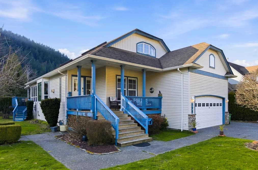 406 MIAMI RIVER DRIVE, Harrison Hot Springs, BC — Residential for Sale - Main Photo