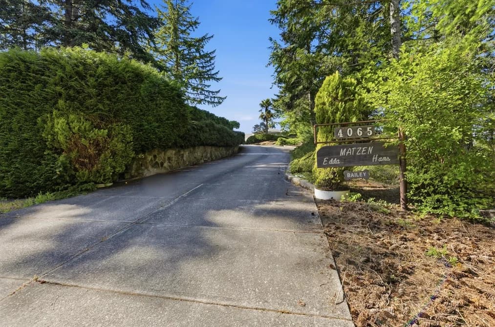 4063-4065 FRANCIS PENINSULA ROAD, Madeira Park, BC — Residential for Sale - Photo 2