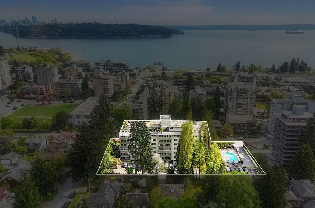 212 1425 ESQUIMALT AVENUE, West Vancouver, BC — Residential for Sale - Photo 2