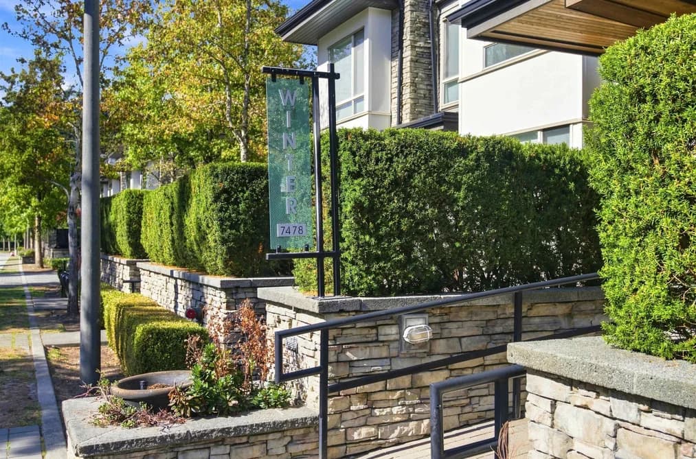407 7478 BYRNEPARK WALK, Burnaby, BC — Residential for Sale - Main Photo