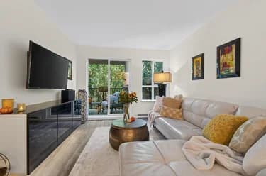 Condo for sale at 407 8717 160 Street Surrey British Columbia - MLS: R3157809