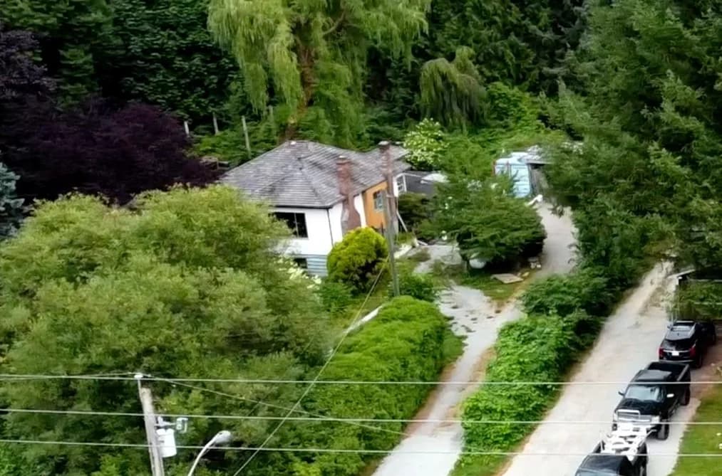 40708 OLSON ROAD, Squamish, BC — Residential for Sale - Main Photo
