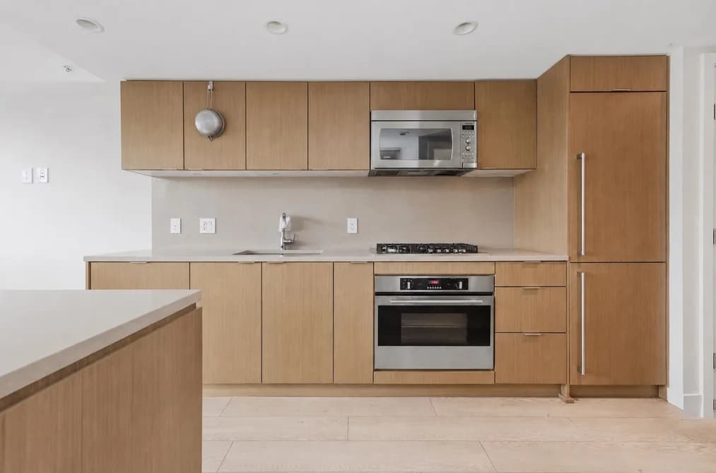 408 112 E 13TH STREET, North Vancouver, BC — Residential for Sale - Photo 2