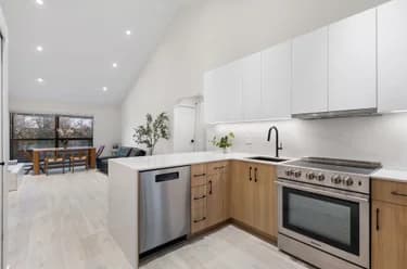 Condo for sale at 408 1363 Clyde Avenue West Vancouver British Columbia - MLS: R3137804