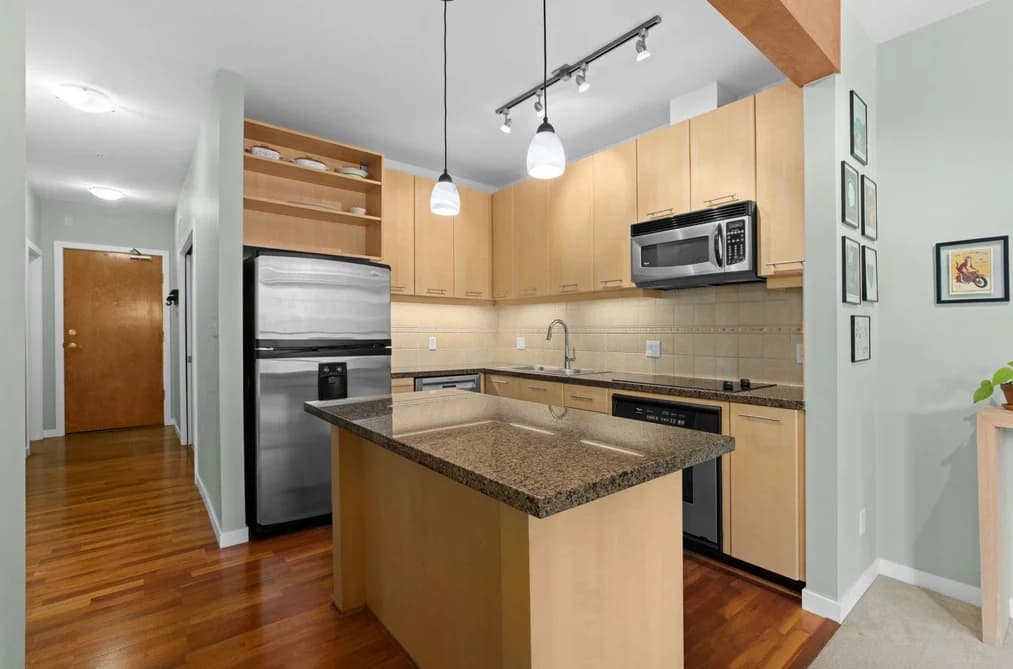 408 560 RAVENWOODS DRIVE, North Vancouver, BC — Residential for Sale - Photo 2