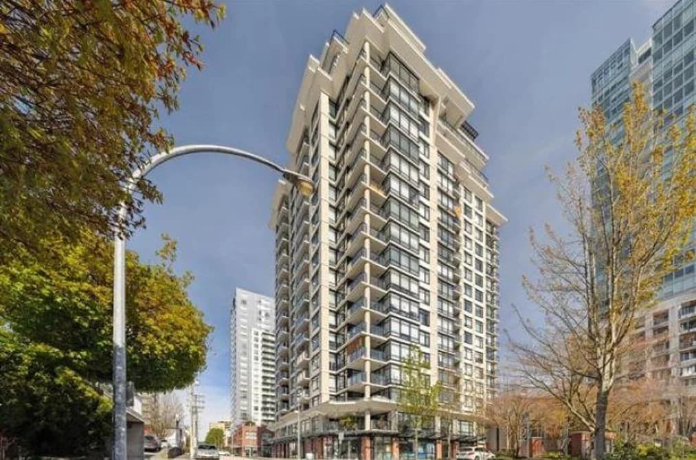 408 610 VICTORIA STREET, New Westminster, BC — Residential for Sale - Photo 2