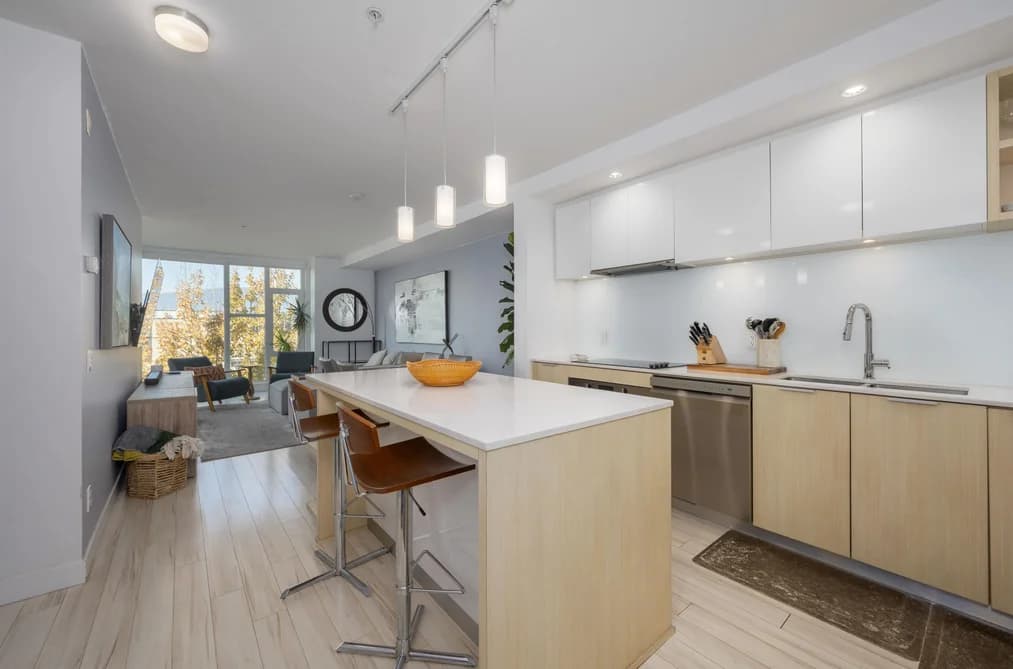 409 111 E 3RD STREET, North Vancouver, BC — Residential for Sale - Photo 2