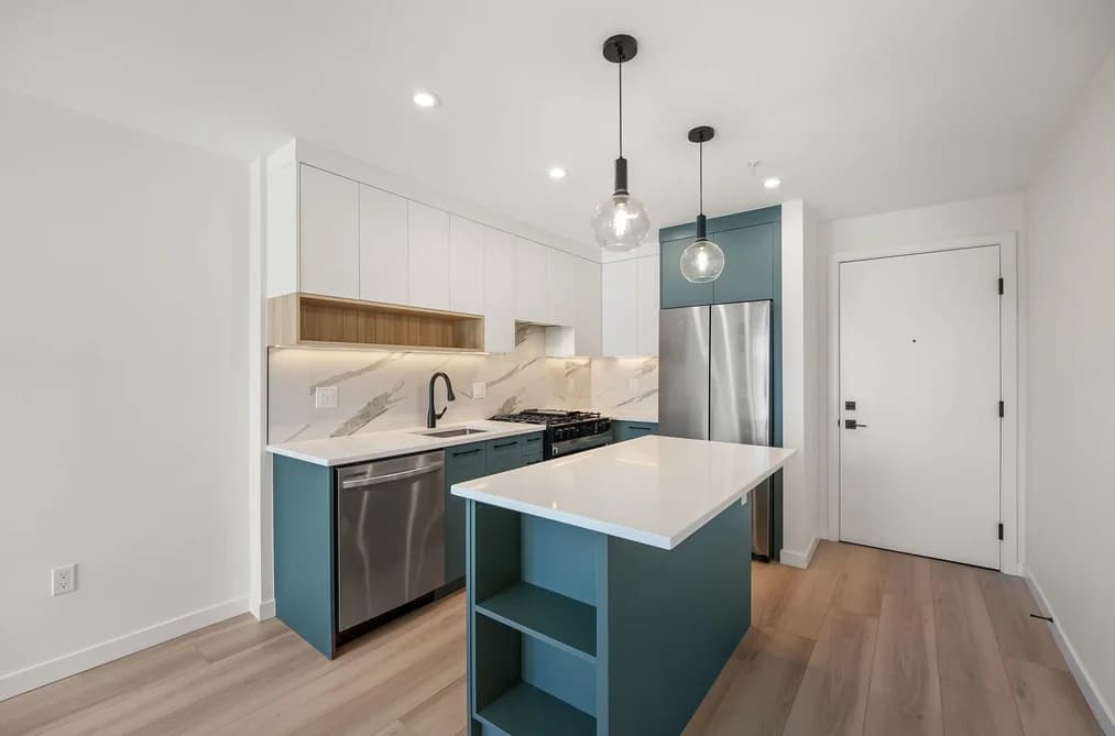 409 6270 GOOSEBERRY DRIVE, Surrey, BC — Residential for Sale - Main Photo