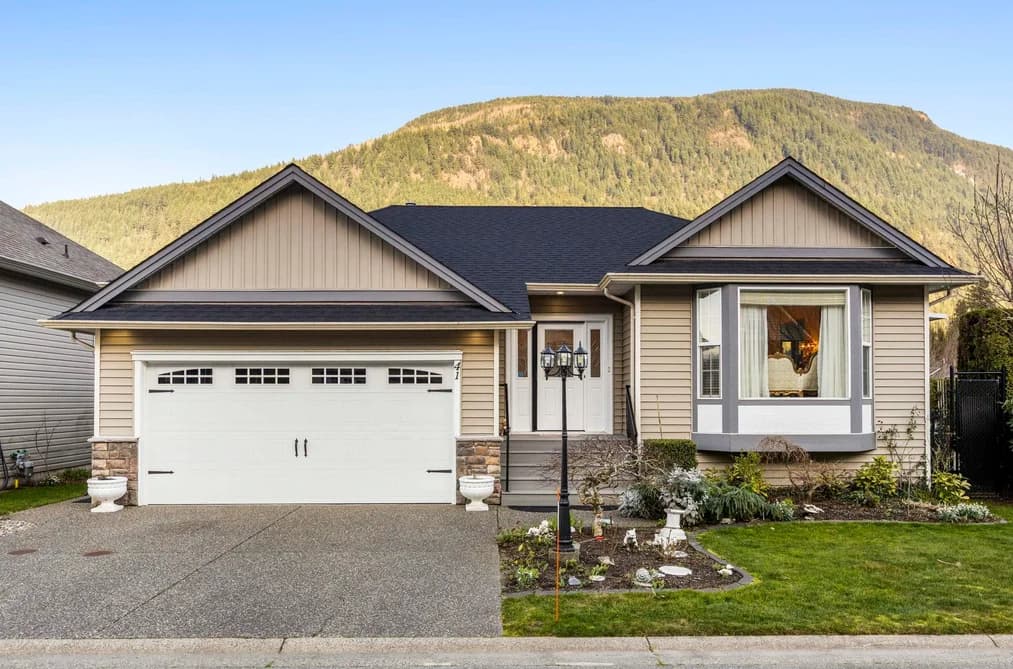 41 349 WALNUT AVENUE, Harrison Hot Springs, BC — Residential for Sale - Main Photo