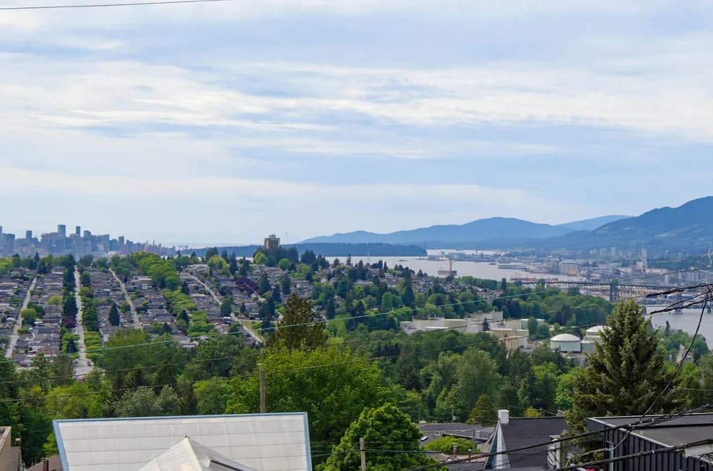 41 N HYTHE AVENUE, Burnaby, BC — Residential for Sale - Photo 2
