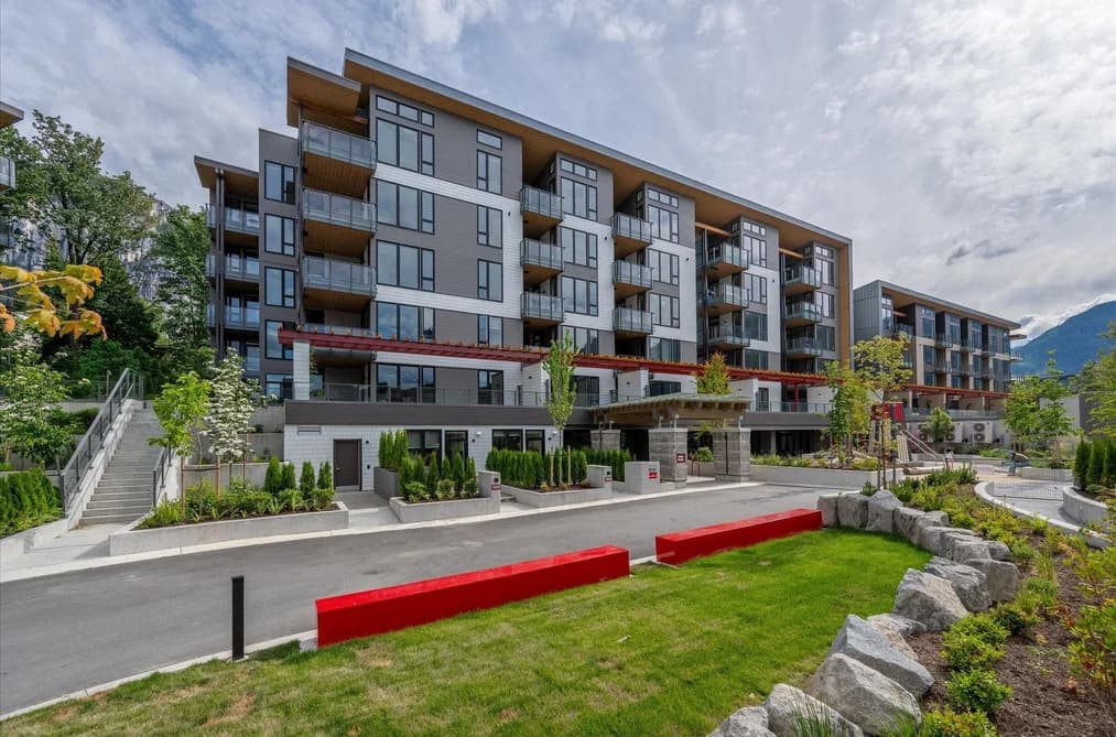 410 1500 SCOTT CRESCENT, Squamish, BC — Residential for Sale - Photo 2