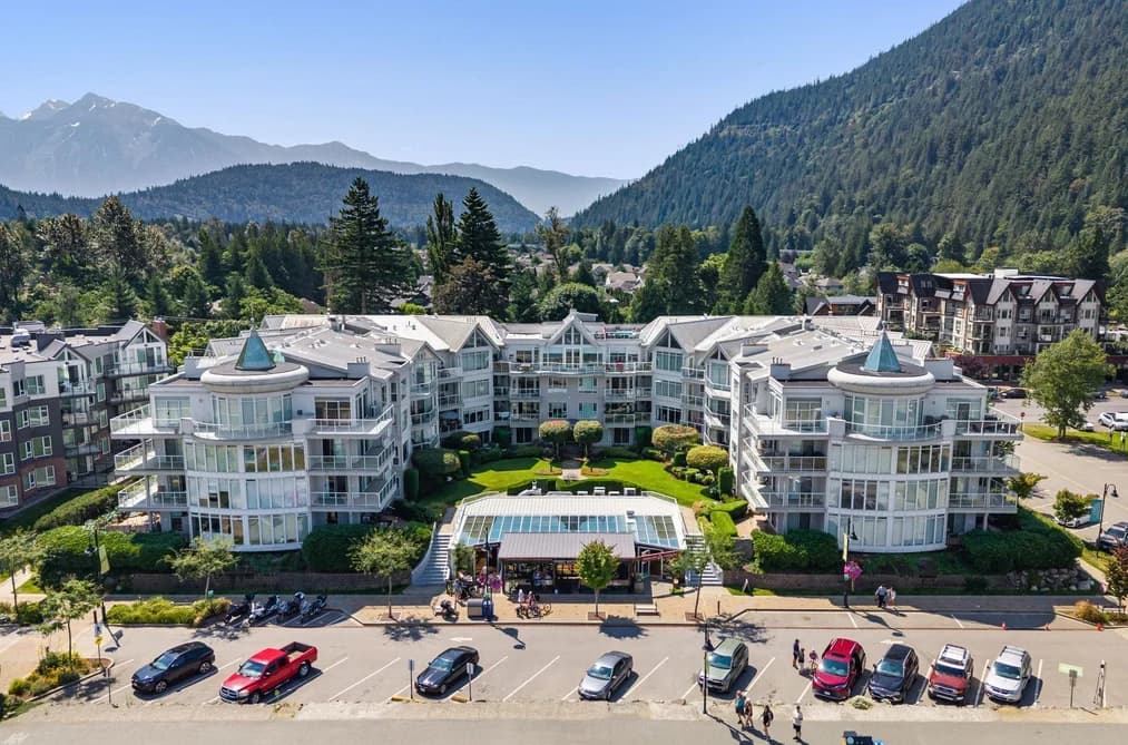 410 328 ESPLANADE AVENUE, Harrison Hot Springs, BC — Residential for Sale - Photo 2