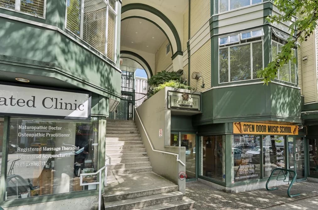 410 3727 W 10TH AVENUE, Vancouver, BC — Residential for Sale - Photo 2