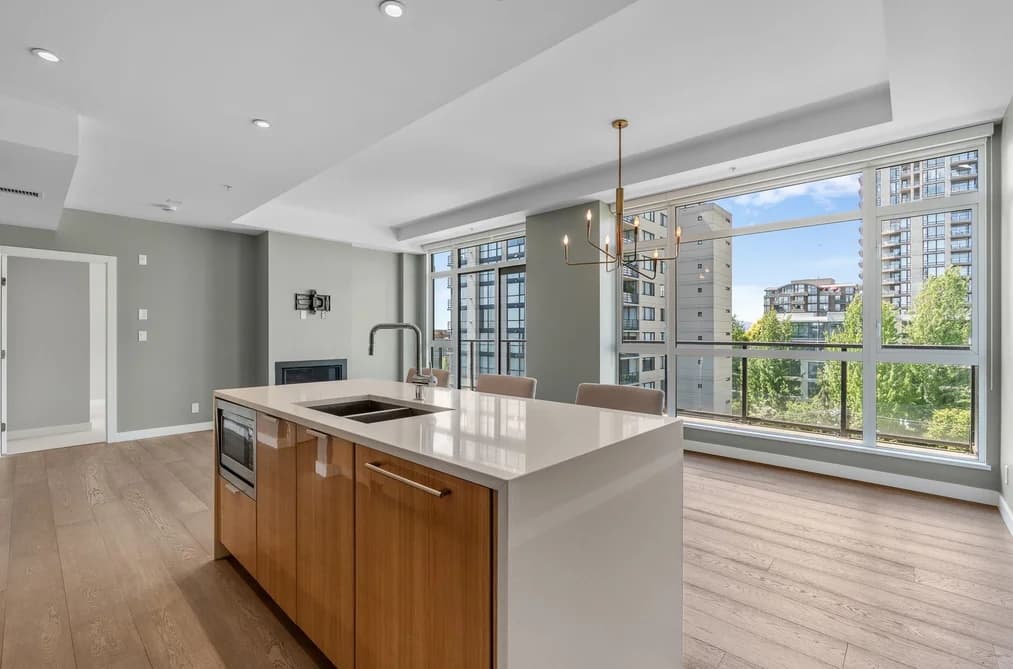411 105 W 2ND STREET, North Vancouver, BC — Residential for Sale - Photo 2