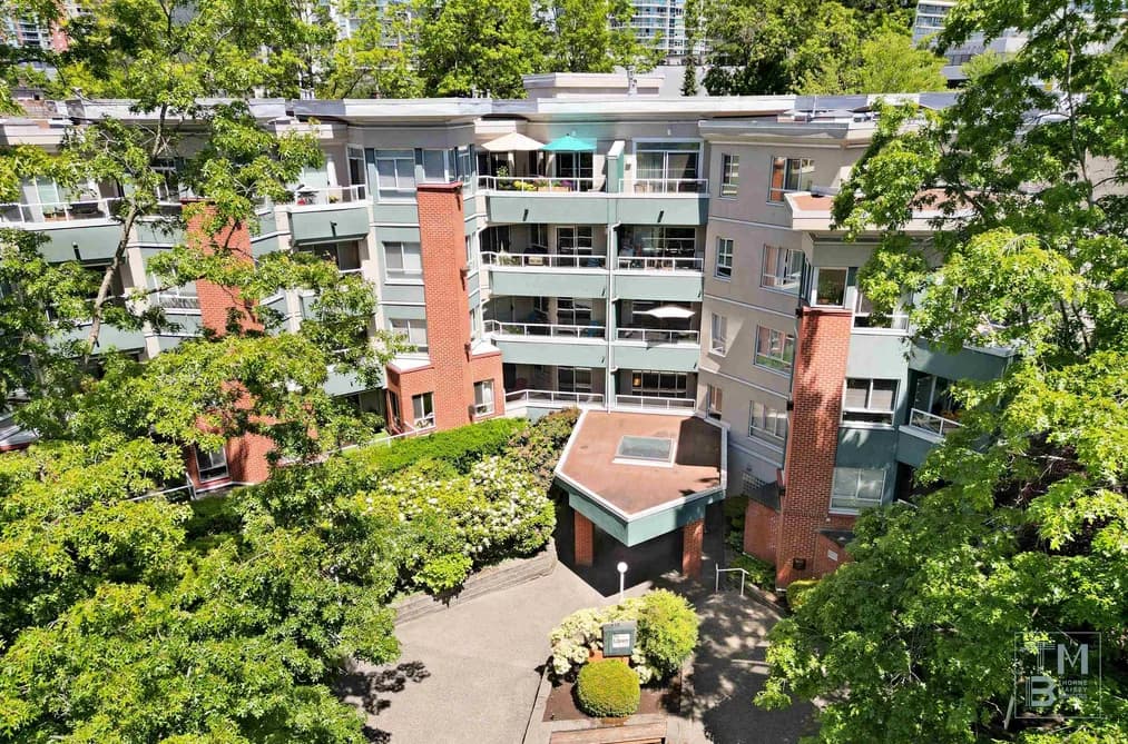 411 128 W 8TH STREET, North Vancouver, BC — Residential for Sale - Photo 2