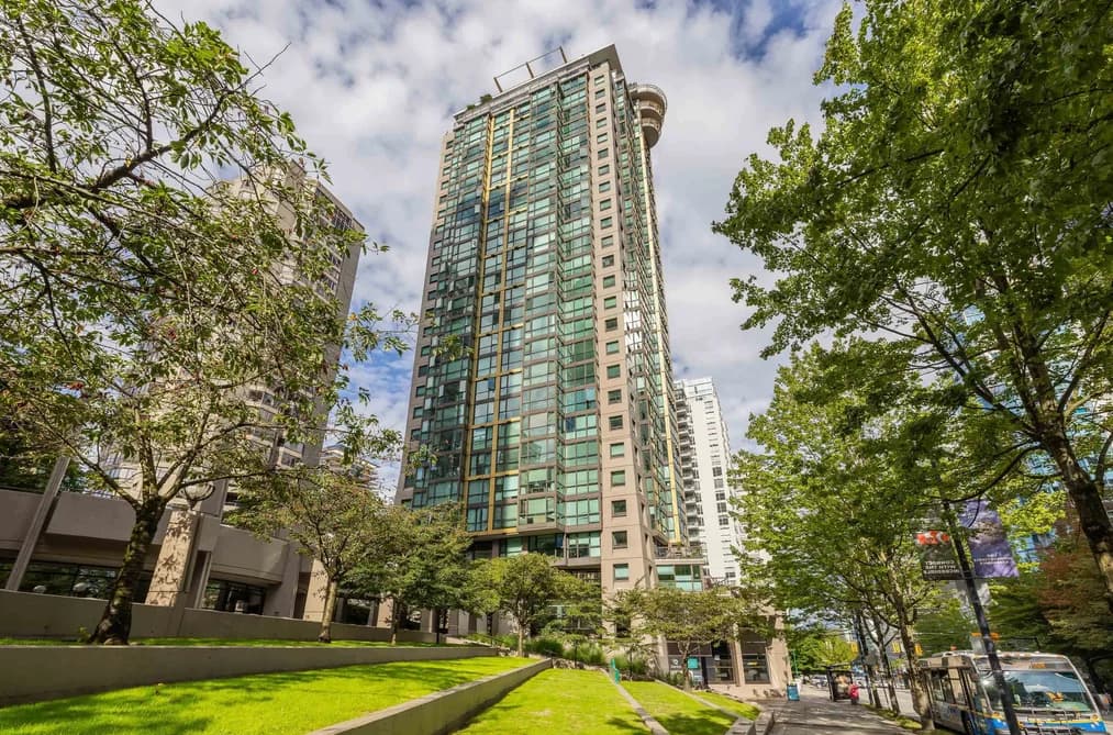 411 1367 ALBERNI STREET, Vancouver, BC — Residential for Sale - Photo 2