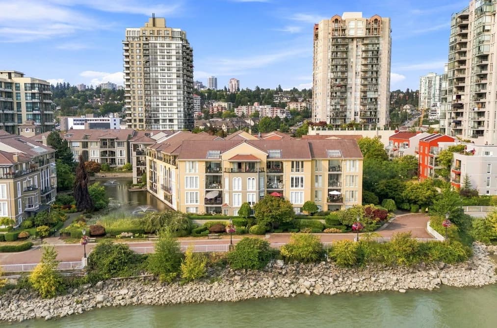 411 3 RENAISSANCE SQUARE, New Westminster, BC — Residential for Sale - Main Photo