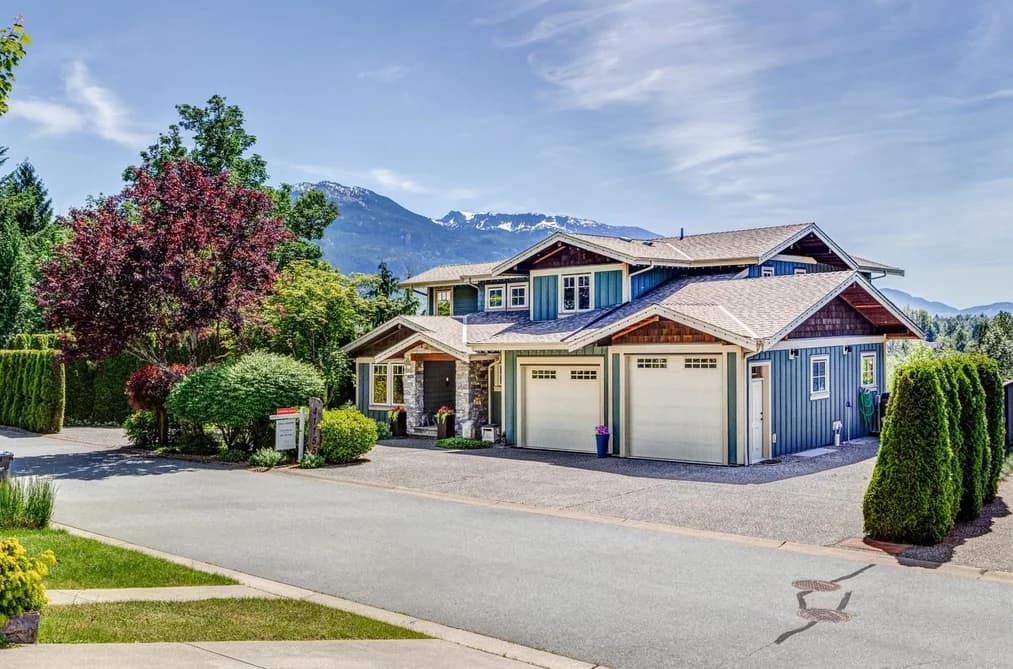 41155 ROCKRIDGE PLACE, Squamish, BC — Residential for Sale - Photo 2