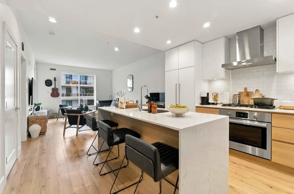 412 3131 MURRAY STREET, Port Moody, BC — Residential for Sale - Main Photo