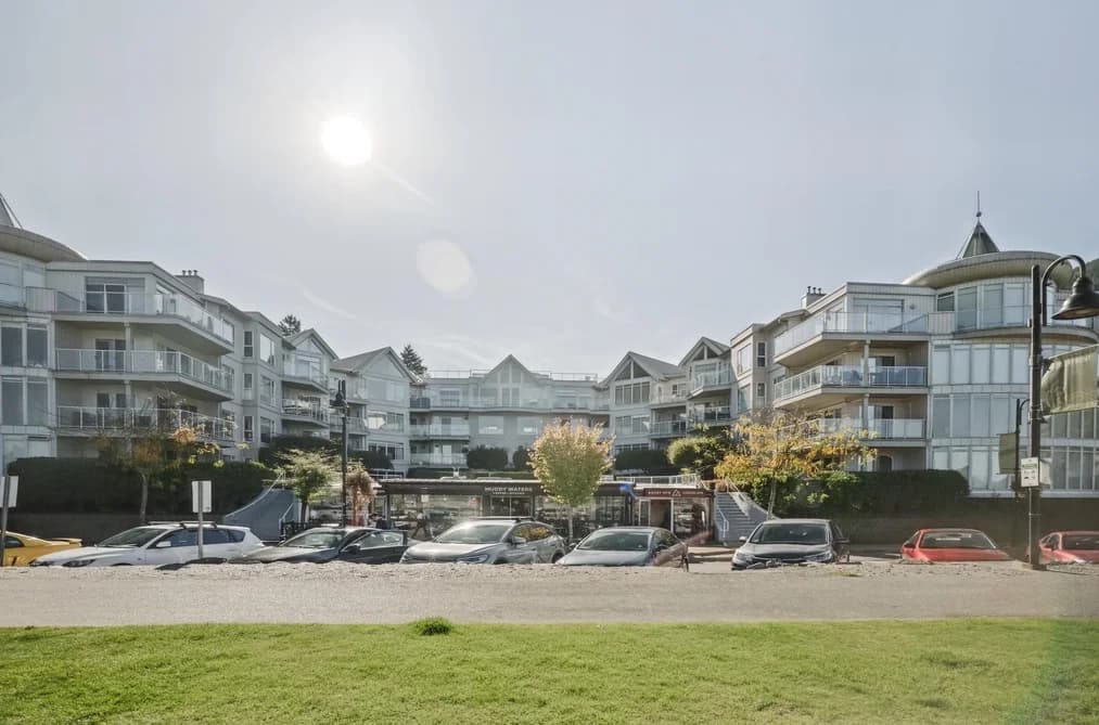412 328 ESPLANADE AVENUE, Harrison Hot Springs, BC — Residential for Sale - Photo 2