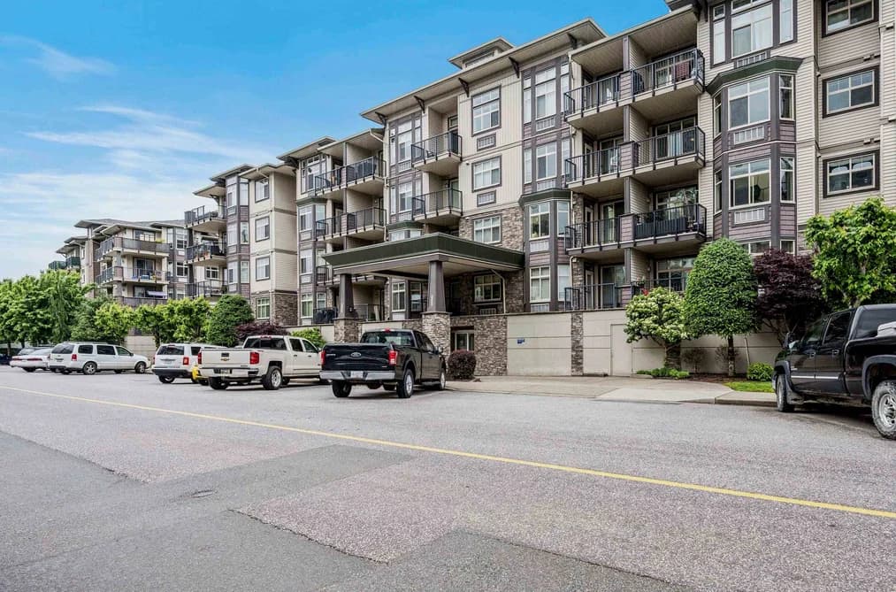 412 45893 CHESTERFIELD AVENUE, Chilliwack, BC — Residential for Sale - Main Photo