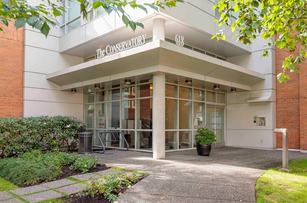 412 618 W 45TH AVENUE, Vancouver, BC — Residential for Sale - Photo 2