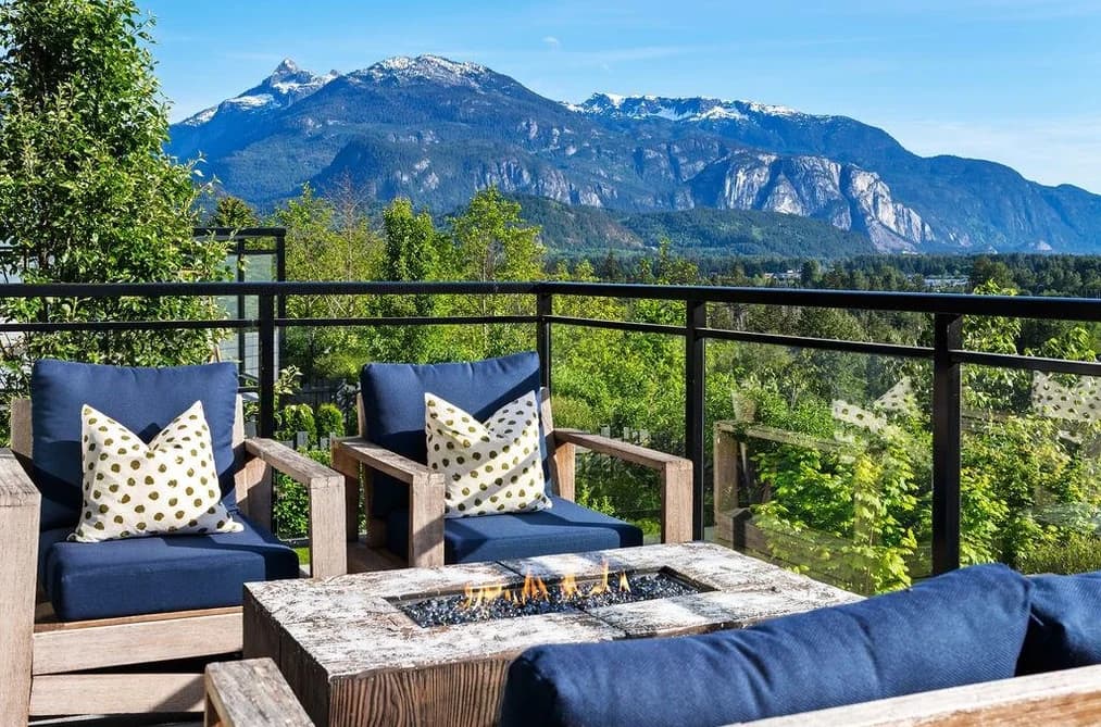 41249 HIGHLINE PLACE, Squamish, BC — Residential for Sale - Main Photo