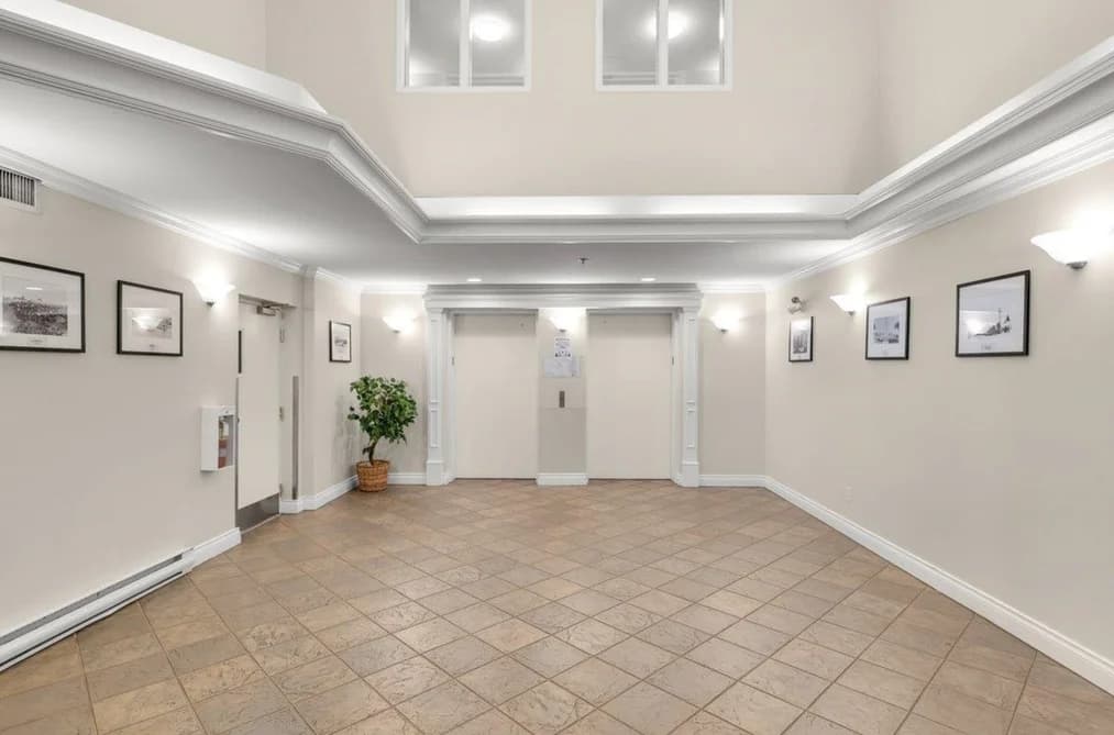 413 128 W 8TH STREET, North Vancouver, BC — Residential for Sale - Photo 2