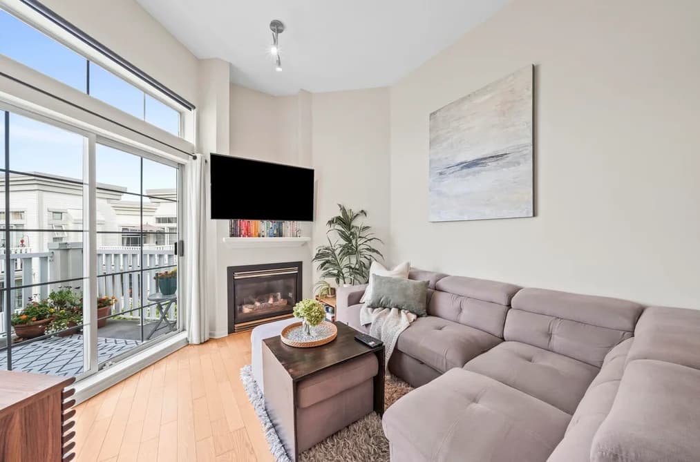 413 147 E 1ST STREET, North Vancouver, BC — Residential for Sale - Main Photo