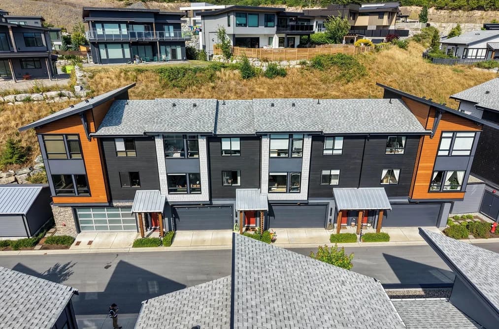 41328 HIGHLINE PLACE, Squamish, BC — Residential for Sale - Photo 2
