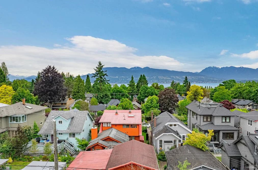 4133 W 12TH AVENUE, Vancouver, BC — Residential for Sale - Photo 2