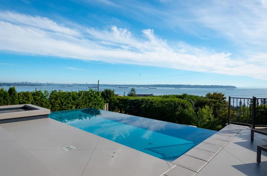 4135 BURKEHILL PLACE, West Vancouver, BC — Residential for Sale - Main Photo