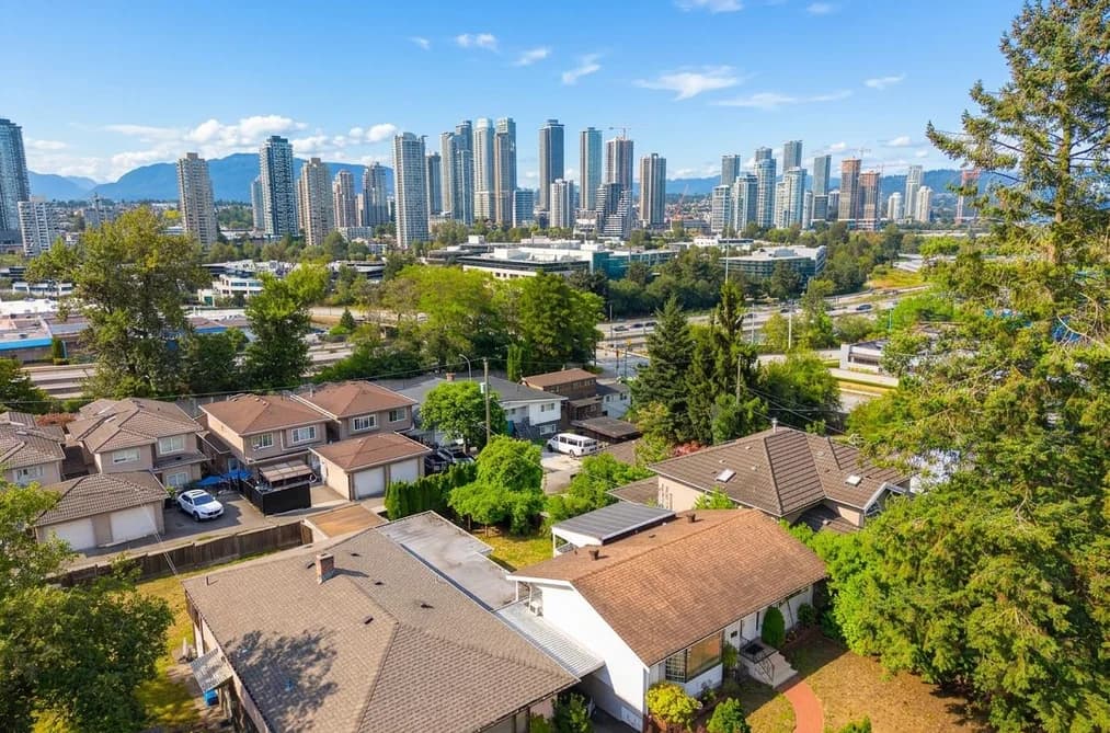 4137 DOMINION STREET, Burnaby, BC — Residential for Sale - Photo 2