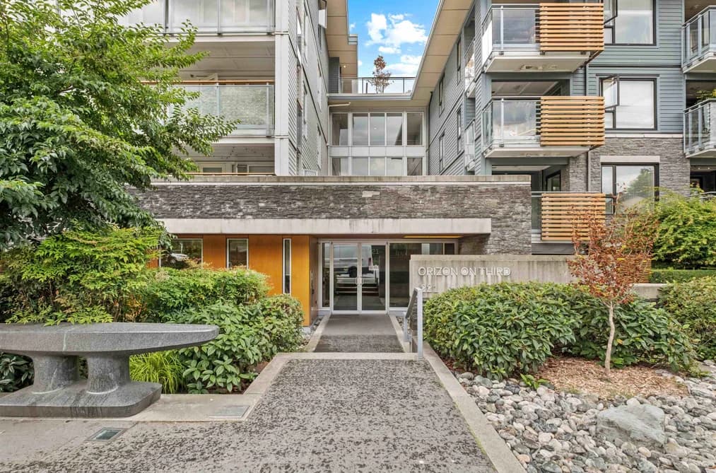 414 221 E 3RD STREET, North Vancouver, BC — Residential for Sale - Photo 2