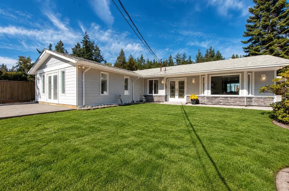 4144 BROWNING ROAD, Sechelt, BC — Residential for Sale - Main Photo