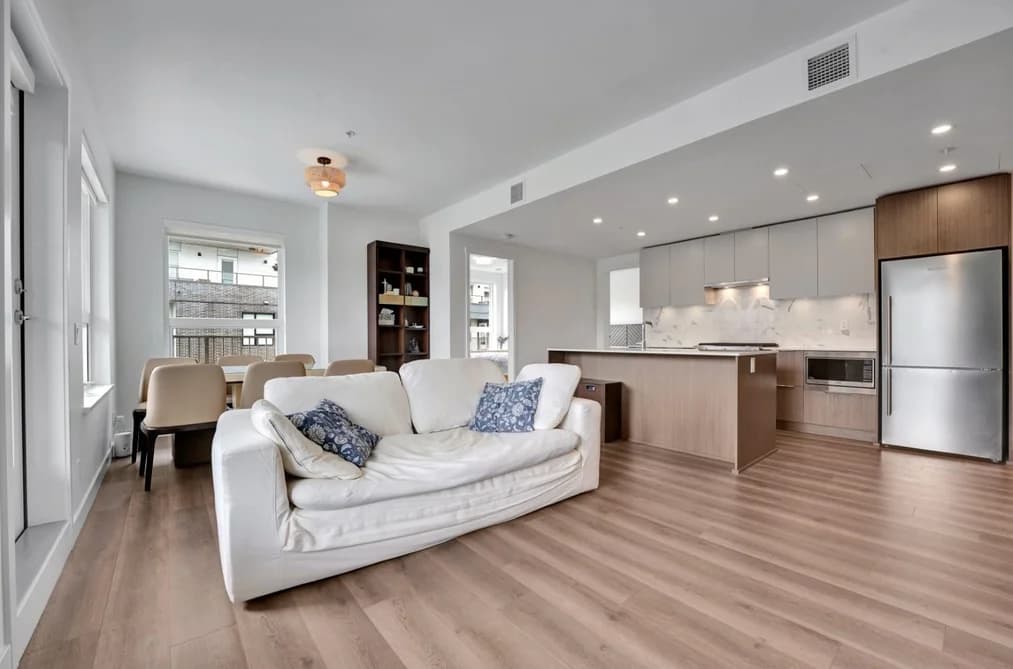 415 648 LEA AVENUE, Coquitlam, BC — Residential for Sale - Photo 2