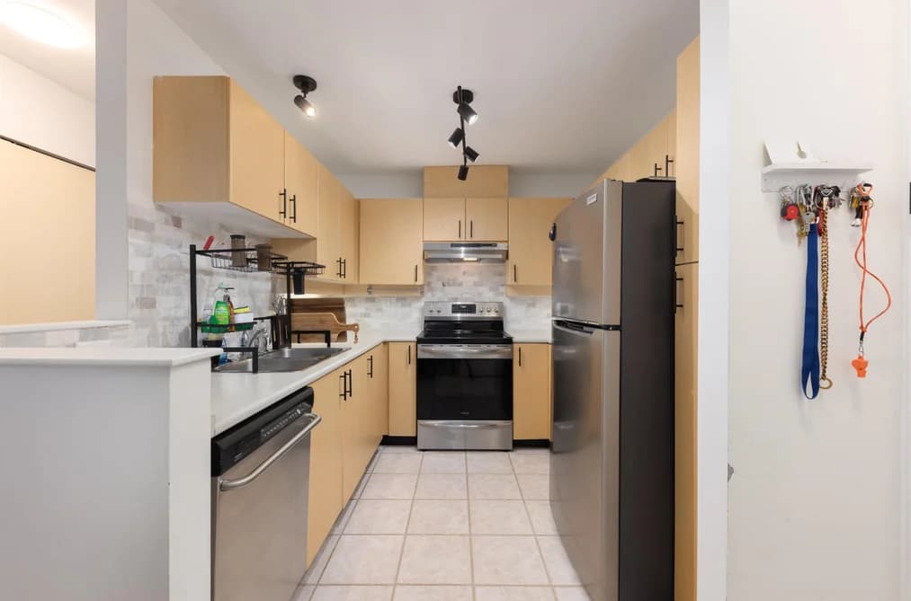 415 7038 21ST AVENUE, Burnaby, BC — Residential for Sale - Photo 2
