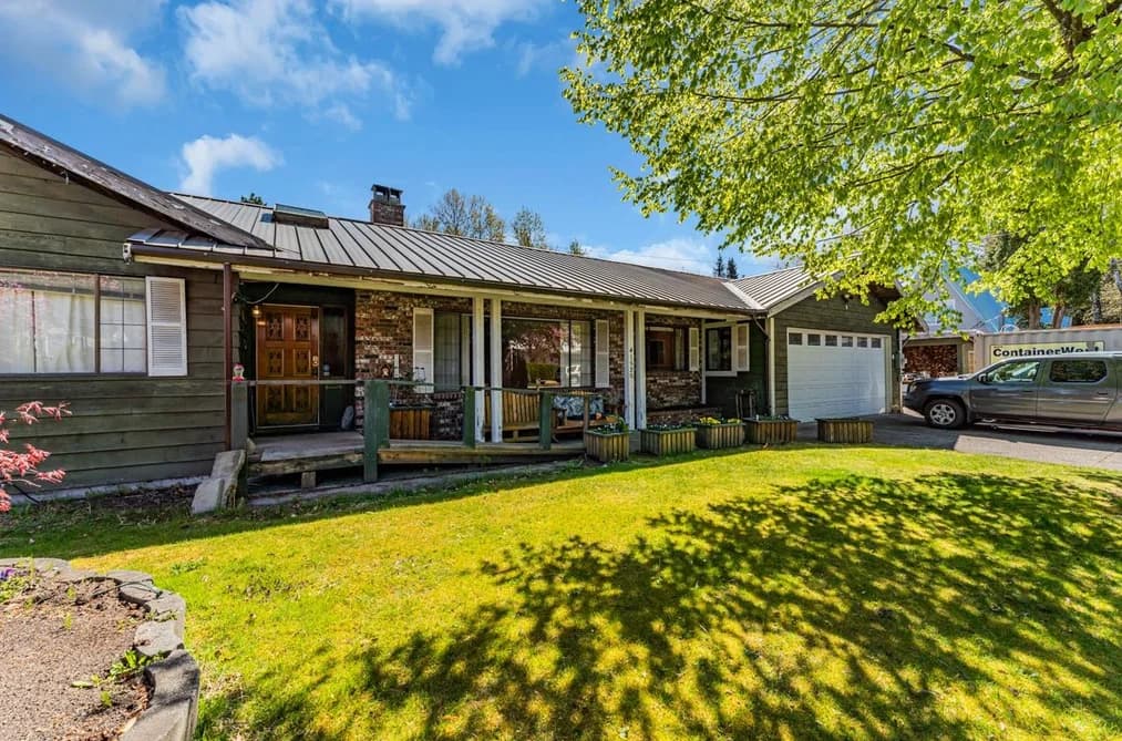 41520 BRENNAN ROAD, Squamish, BC — Residential for Sale - Main Photo