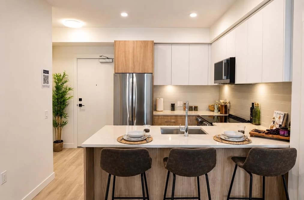 416 245 BEWICKE AVENUE, North Vancouver BC V7M 0H5 - Photo 1