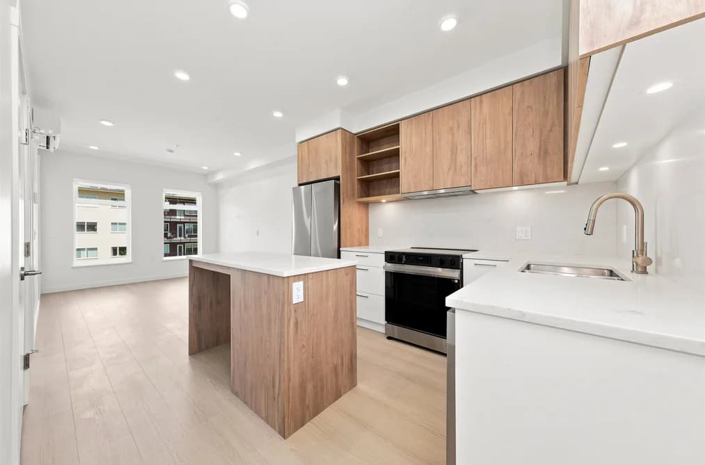 416 82 FIRST STREET, New Westminster, BC — Residential for Sale - Main Photo