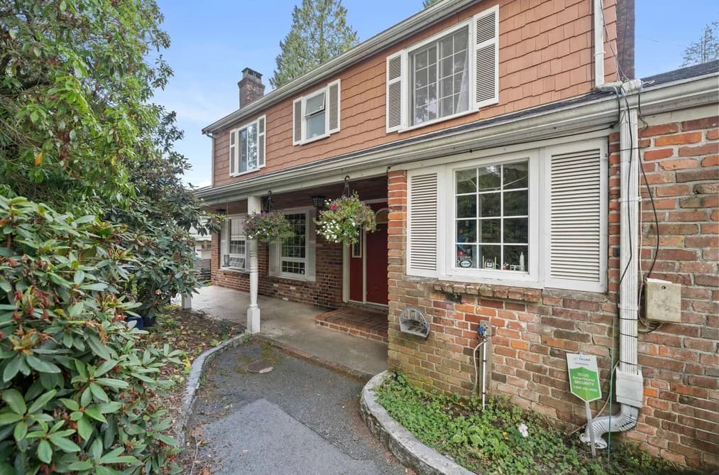 416 FAIRWAY STREET, Coquitlam, BC — Residential for Sale - Photo 2