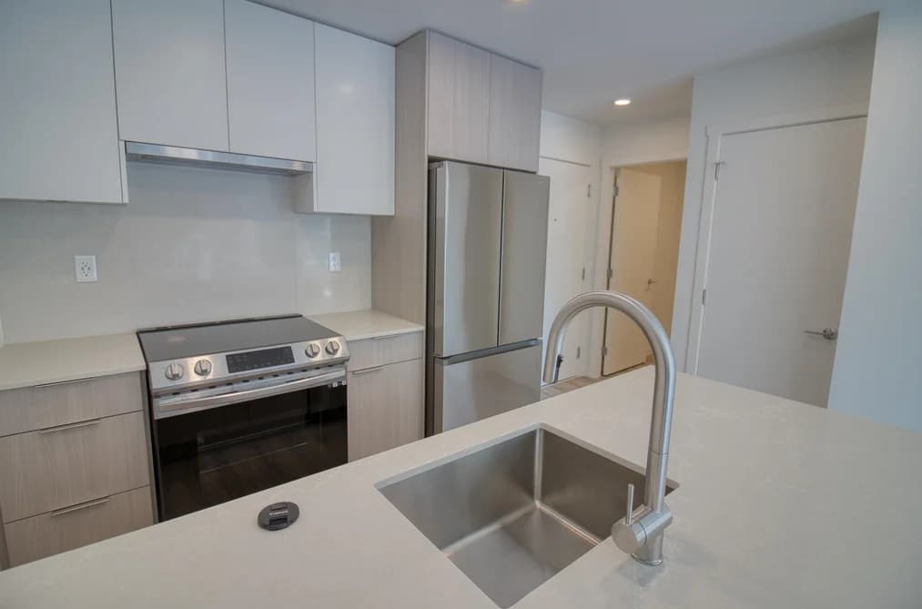 417 13969 96 AVENUE, Surrey, BC — Residential for Sale - Photo 2