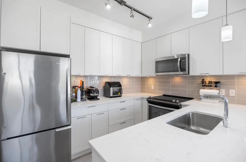417 828 GAUTHIER AVENUE, Coquitlam, BC — Residential for Sale - Main Photo