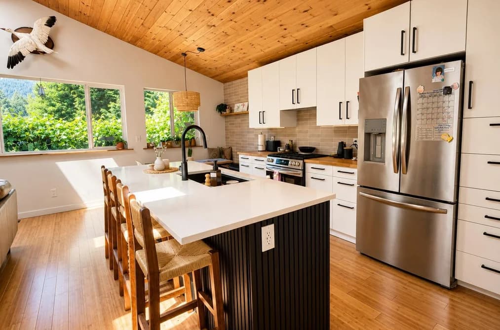 41741 DOGWOOD PLACE, Squamish, BC — Residential for Sale - Photo 2