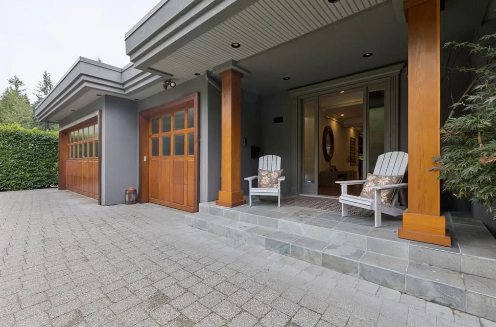 4176 VIRGINIA CRESCENT, North Vancouver, BC — Residential for Sale - Photo 2