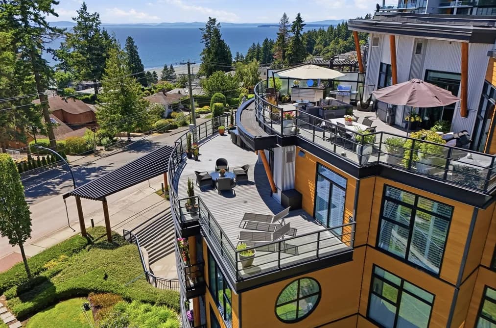 Condo for sale at 418 14855 Thrift Avenue White Rock British Columbia - MLS: R3137813