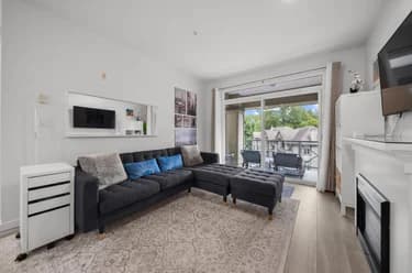 Condo for sale at 418 33318 E Bourquin Crescent Abbotsford British Columbia - MLS: R3139028