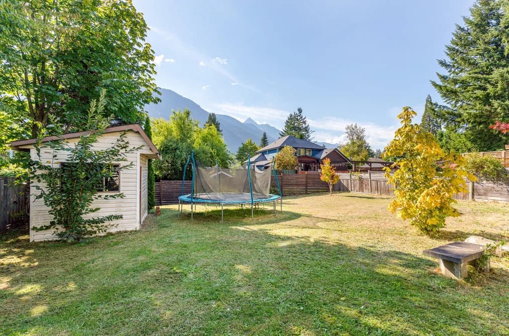 41843 FAITH ROAD, Squamish, BC — Residential for Sale - Photo 2