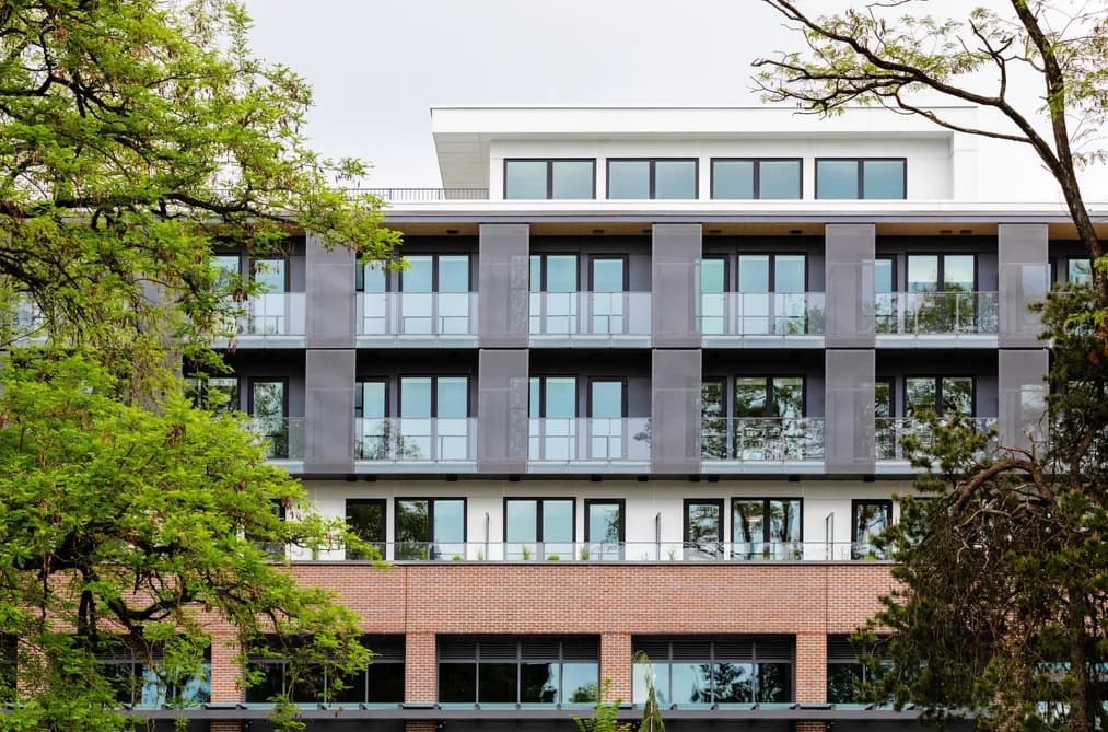 419 133 W 49TH AVENUE, Vancouver, BC — Residential for Sale - Photo 2